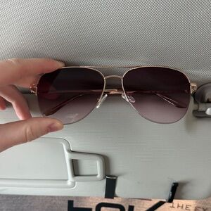 Like New Women‘s Aviator Sunglasses - Rose Gold Frame with Gradient Brown Lenses
